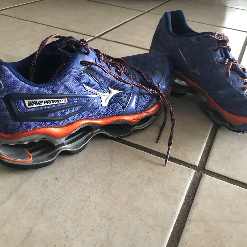 Worn once women's workout shoes